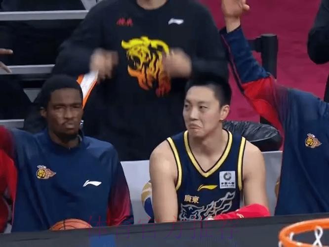 幼版赵睿就在广东阵中！只投大心脏三分，球迷：胡明轩的时间该给你