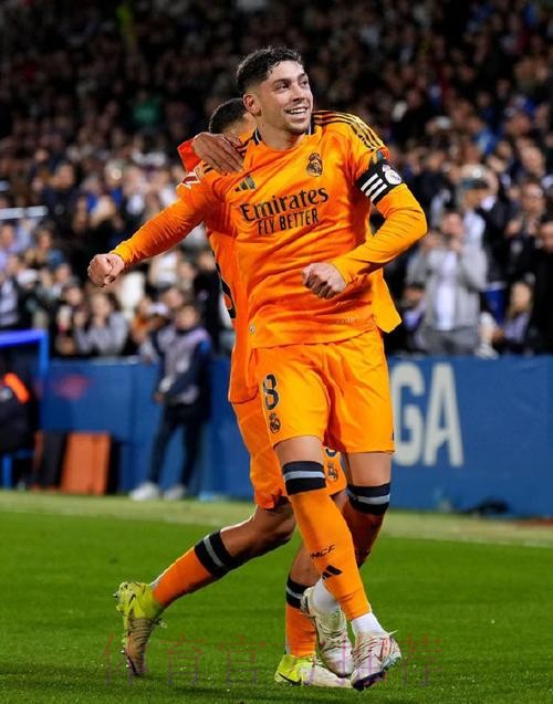 皇马官方:巴尔韦德参加合练 塞巴略斯继续康复中